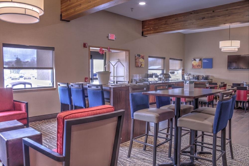 Comfort Inn At Buffalo Bill Village Resort Cody Bagian luar foto