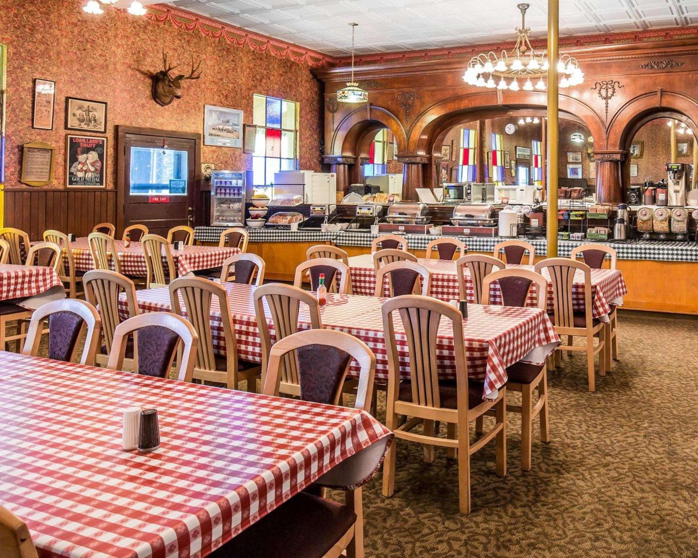 Comfort Inn At Buffalo Bill Village Resort Cody Bagian luar foto