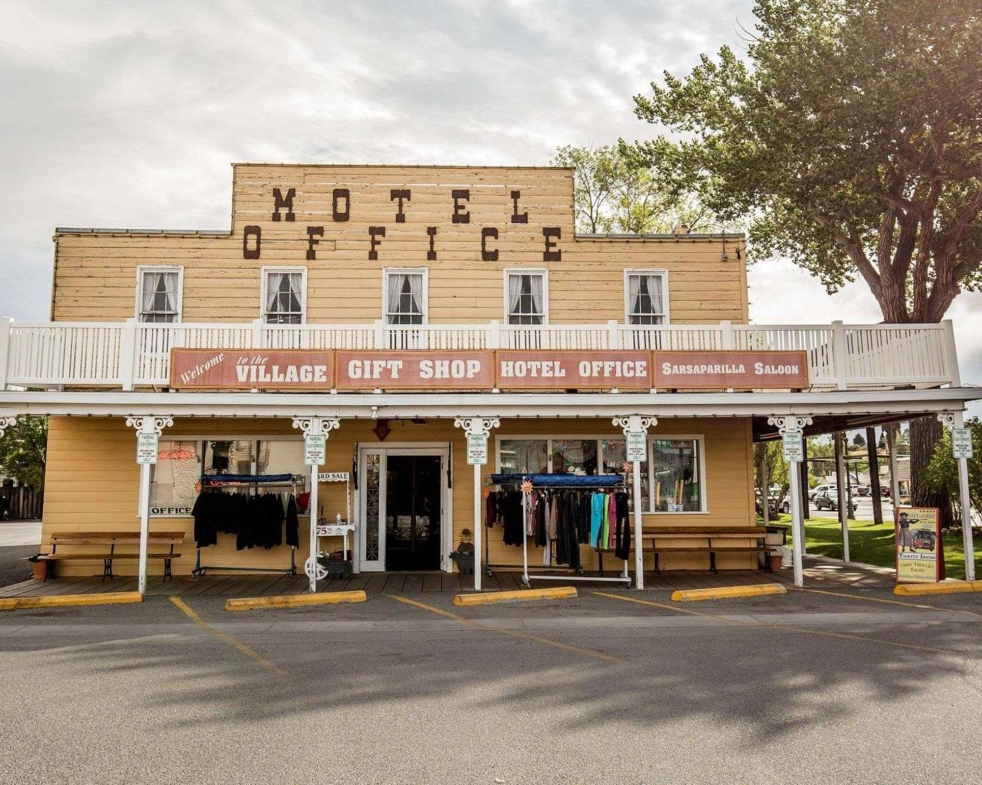 Comfort Inn At Buffalo Bill Village Resort Cody Bagian luar foto