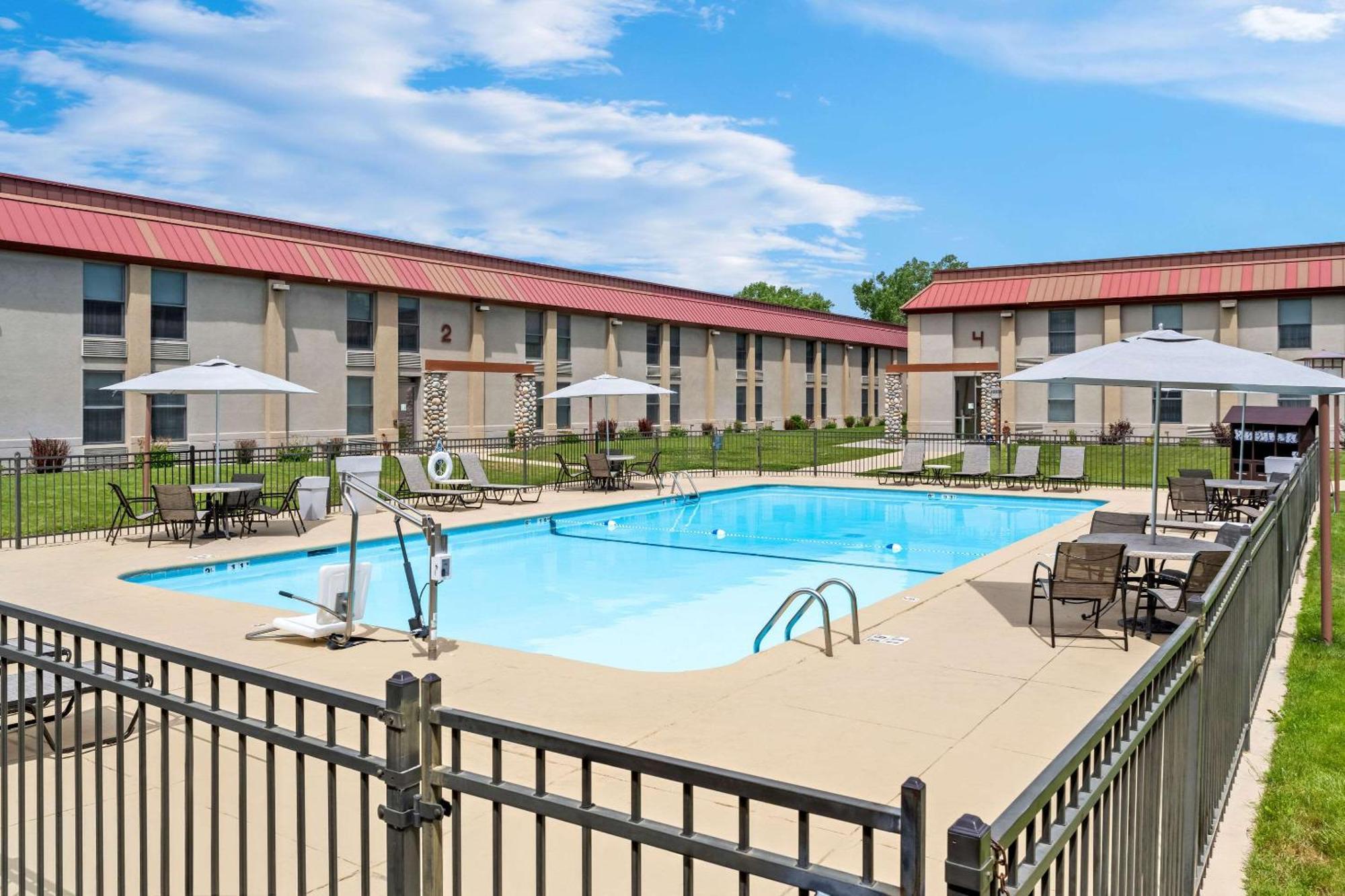 Comfort Inn At Buffalo Bill Village Resort Cody Bagian luar foto